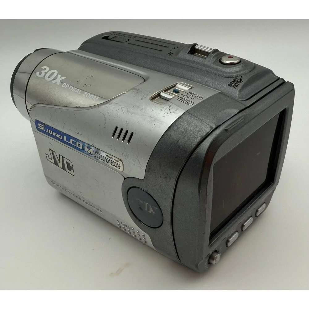 JVC GR-DA30U Digital Video Camera MiniDV Camcorder 30x Optical Zoom Silver